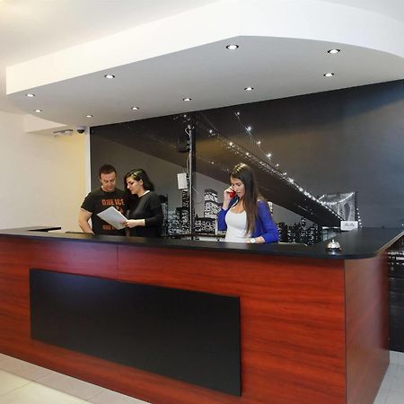Downtown Apart Hotel Bane Belgrado Exterior foto